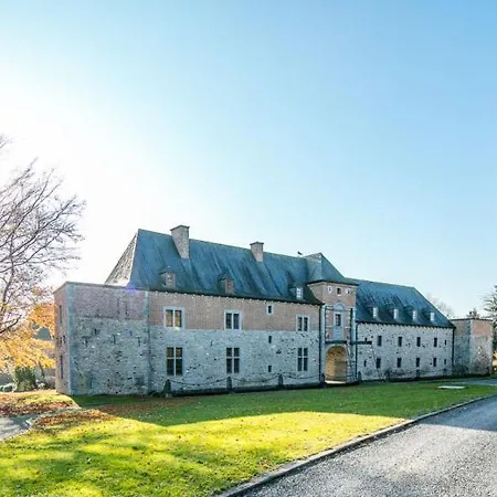 Chateau-ferme De Pondrome