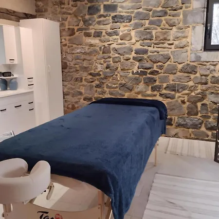 Feriehus Chateau-ferme De Pondrome *