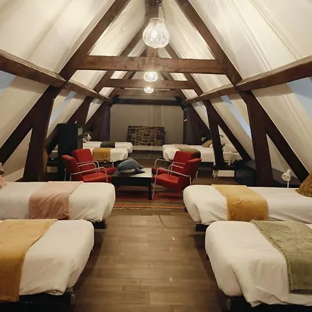 Chateau-ferme De Pondrome Feriehus