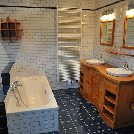 Chateau-ferme De Pondrome *